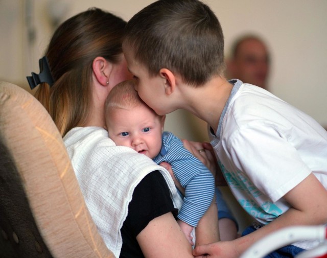 Tymek, u którego w 2017 r. stwierdzono złośliwy nowotwór - neuroblastomę, po raz drugi mierzy się z tą niebezpieczną chorobą. Jedynym dawcą szpiku dla Tymka może być jego najmłodszy brat Ignaś