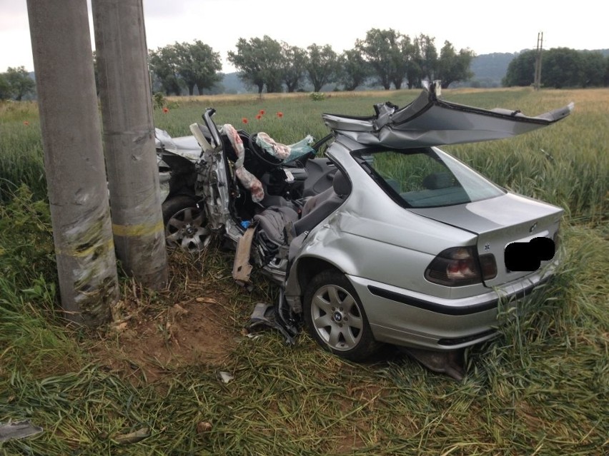 Na pomoc ruszyły dwa zastępy strażaków. Kierujący 26-letni...