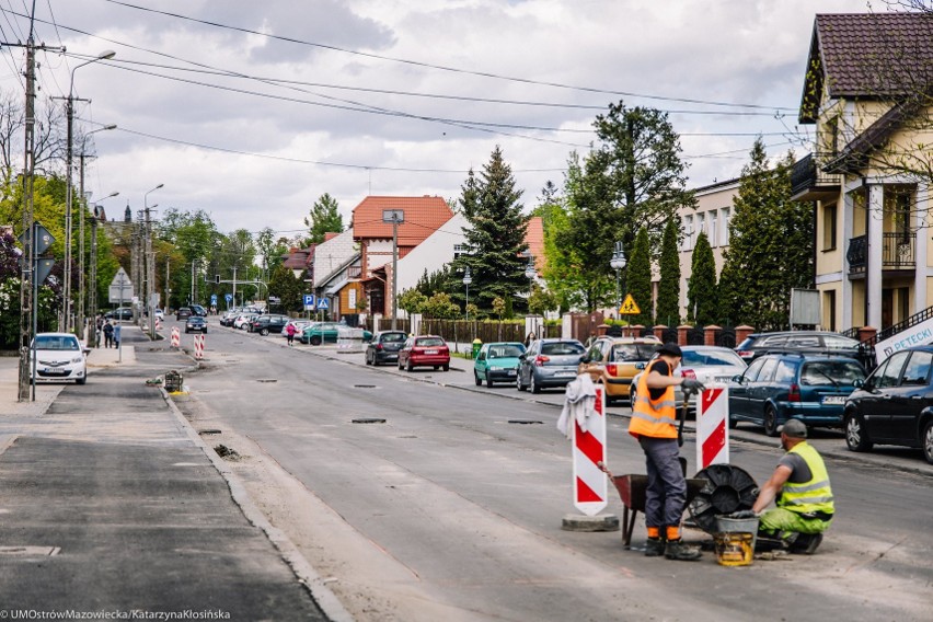 Ostrów Mazowiecka. Remont ulicy Kościuszki, 26.05.2020. Finał prac coraz bliżej. Wkrótce będzie można pojechać po nowej nawierzchni. Zdjęcia