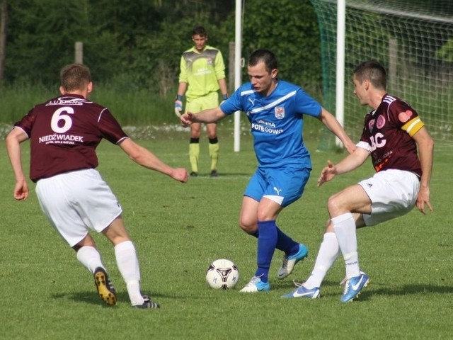 W spotkaniu 6. kolejki III ligi, Pomorze Potęgowo przegrało z Leśnikiem w Manowie 1:2 (1:1).