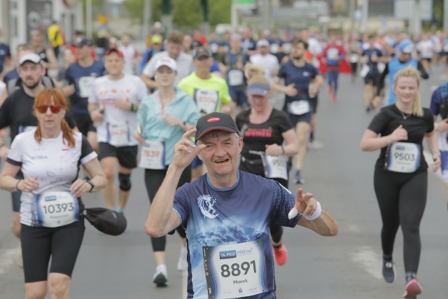Szczęście czy udręka? Zobacz twarze biegaczy podczas półmaratonu w Poznaniu.
