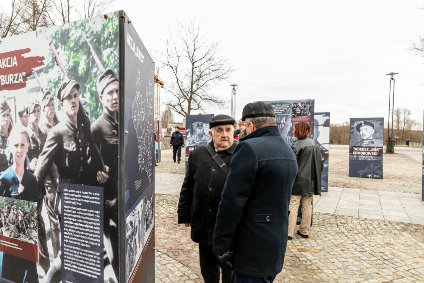 Wystawa poświęcona Armii Krajowej otwarta w Supraślu. Można...