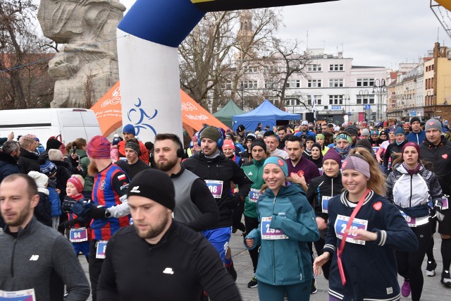 W Opolu w ramach WOŚP po raz dwunastu odbył się bieg "Policz się z cukrzycą". Wzięli w nim udział nie tylko biegacze, ale także chodziarze i pasjonaci nordic walking.