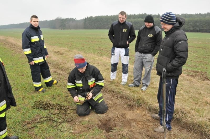 Tajemnicza dziura na polu
Tajemnicza dziura na polu