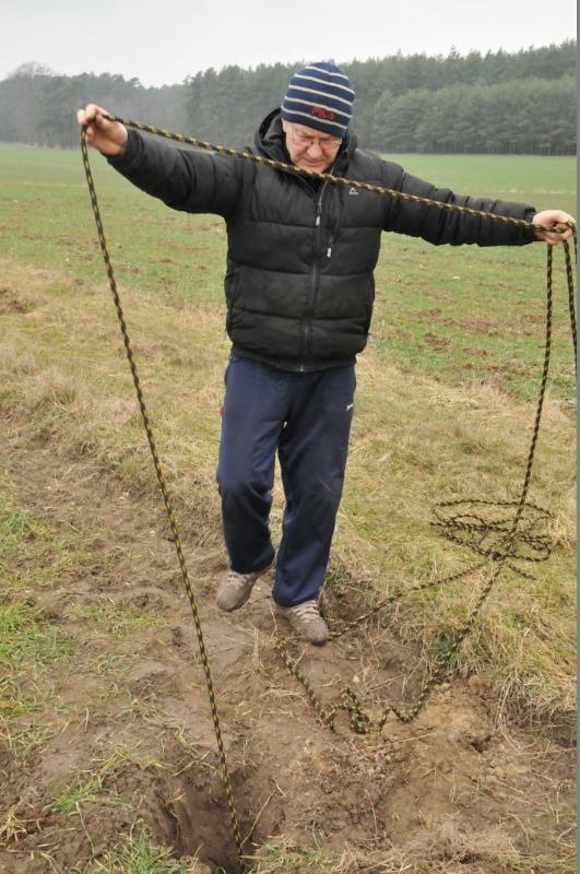 Tajemnicza dziura na polu
Tajemnicza dziura na polu