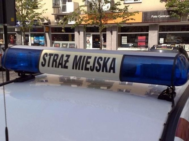 Straż miejska zatrzymała pijanego kierowcę na ulicy Zwycięstwa w Białymstoku. Był agresywny