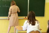 Zmiany w zawodzie nauczyciela. Sejm uchwalił nowelizację ustawy. Co czeka nauczycieli? Mniej stopni awansu i godziny dostępności