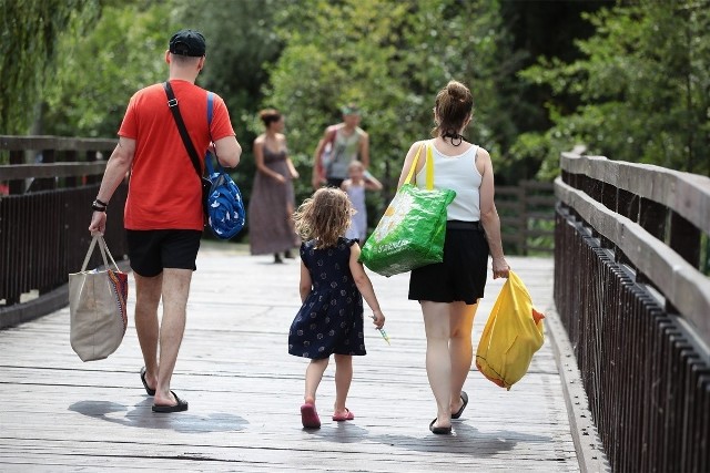 Miejskie kąpieliska w Szczecinie sezonie 2022. Sprawdź  w galerii najważniejsze informacje: ceny, czas otwarcia i dodatkowe atrakcje jakie czekają na miejscu ->>>