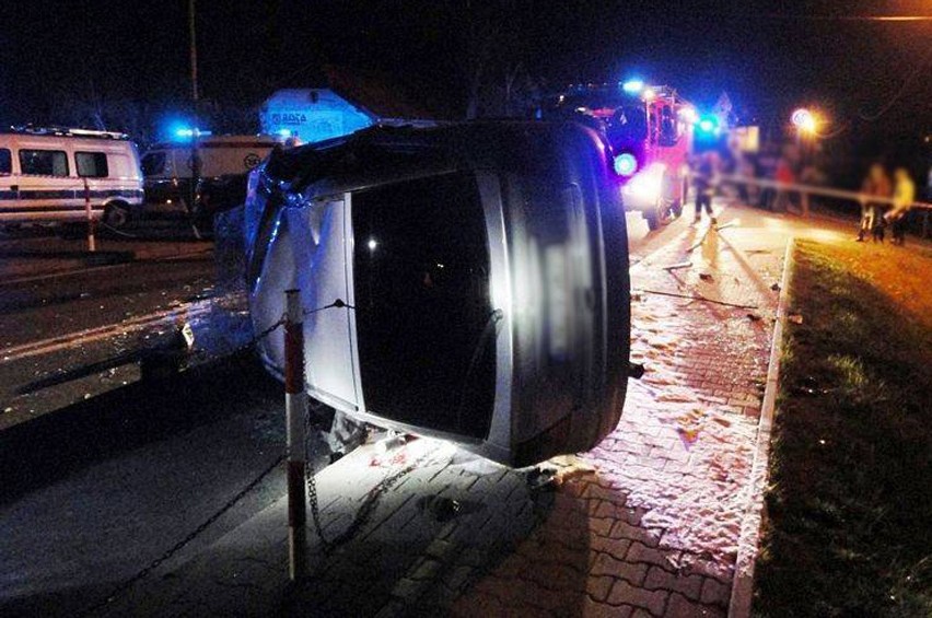 AKTUALIZACJA Trzetrzewina. Zderzenie na krajowej 28. Dwie osoby w szpitalu [ZDJĘCIA]