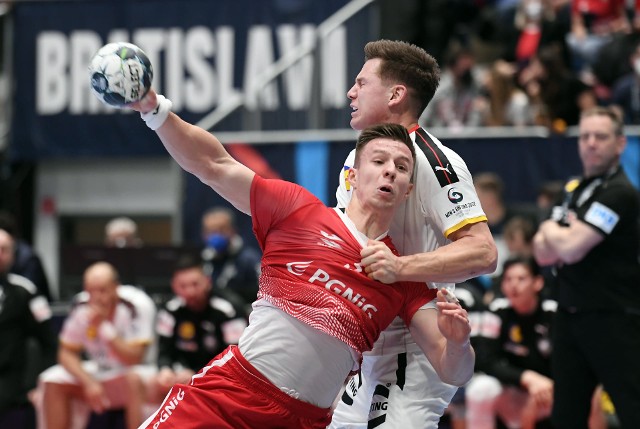 Biało-Czerwoni rozpoczną drugą rundę w czwartek, meczem z Norwegią. Na zdjęciu Michał Olejniczak.