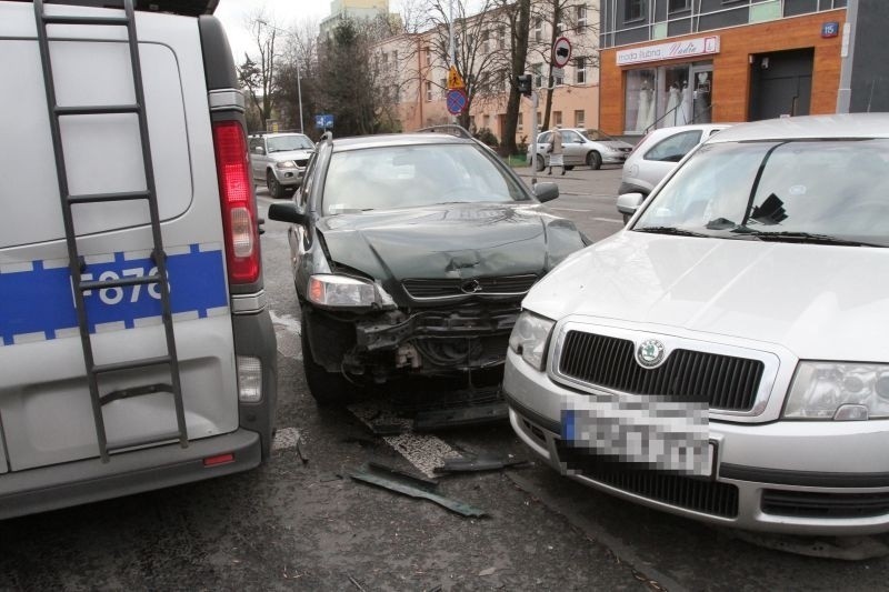 Wypadek na Sienkiewicza. Zablokowane skrzyżowanie [zdjęcia]