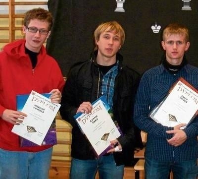 Zwycięzcy szachowej licealiady (pierwszy z lewej Marcin Chmiel) Fot. archiwum