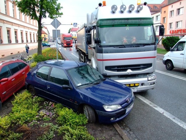 Kierowcy przedstawili dwie, różne wersje zdarzeń. Na miejsce wezwana została policja.