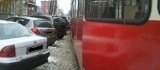Na Sienkiewicza tramwaje nie mogą przejechać, bo przeszkadzają im źle zaparkowane samochody