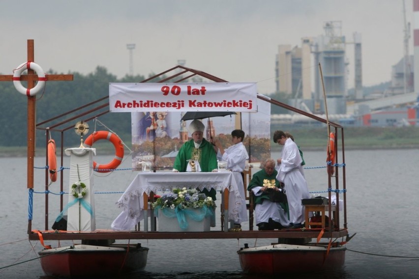 Msza na wodzie i skandaliczny stan ośrodka Koga Kotwica