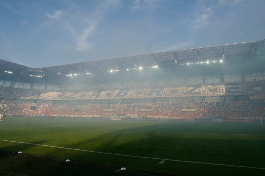 Pirotechnika na stadionach jest zakazana. Kibice Górnika w...