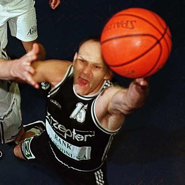 Jarosław Zyskowski od siedmiu lat jest wyłącznie trenerem. Wczęśniej był bardzo dobrym koszykarzem.