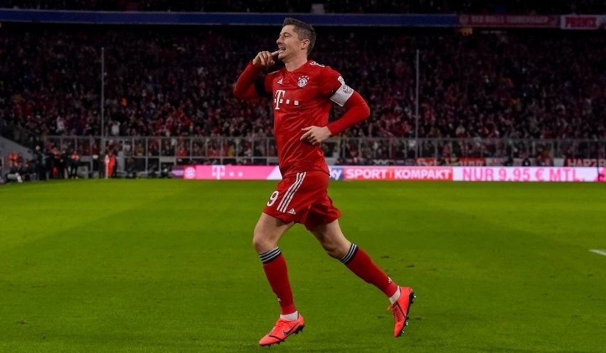 Na zdjęciu: Robert Lewandowski. Mecz Liverpool FC - Bayern...