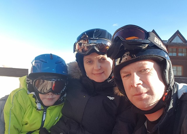 Jedną z pasji Pawła Ściubisza, kandydata na burmistrza Buska-Zdroju, jest jazda na nartach. Na zdjęciu wraz z rodziną. Więcej na kolejnych zdjęciach.