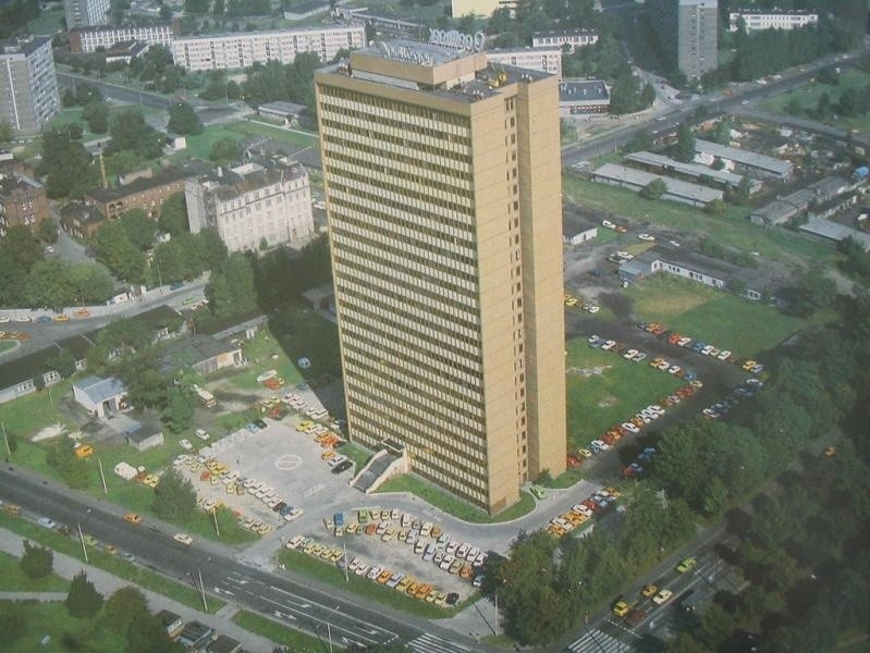 Budynek Poltegoru z nadajnikiem TV Echo, zdjęcie z ok. 1988...
