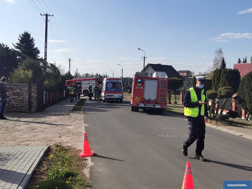 Poważny wypadek w powiecie włocławskim. Młody motocyklista trafił do szpitala w stanie ciężkim [zdjęcia]