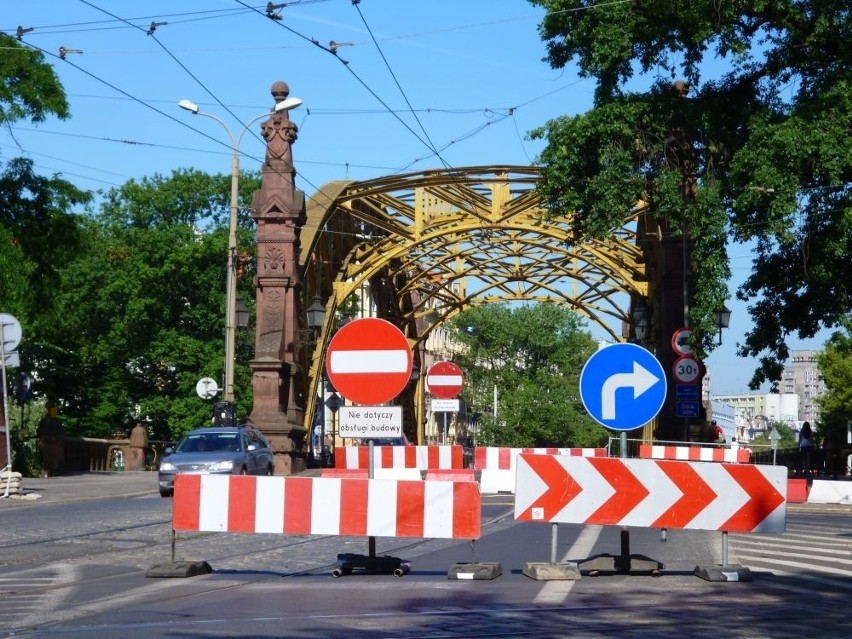 Zamknięty most Zwierzyniecki: Policja pomogła Wielkiej Wyspie. Ale Kochanowskiego w korku