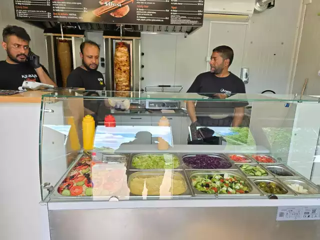 Na najlepszy kebab w okolicy zapraszają właściciele Kebab Point  przy ulicy Sandomierskiej 103A w Dwikozach. Więcej na kolejnych zdjęciach
