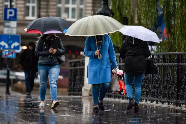 Dzień upłynie częściowo słonecznie, możliwe przelotne opady. Temperatura w dzień wyniesie 8 stopni Celsjusza, w nocy może spaść do minus 1 stopnia Celsjusza. Sprawdź prognozę pogody na kolejny dzień --->