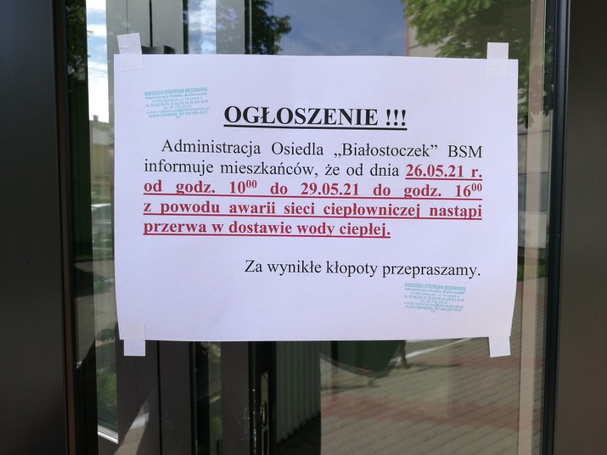 Ogłoszenie powieszone na klatach schodowych bloków na...