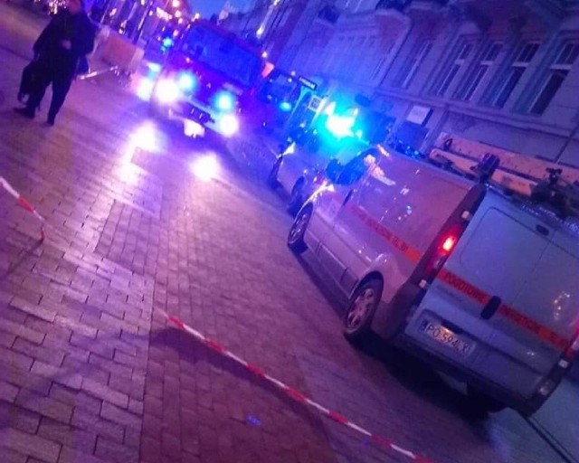 Do zdarzenia doszło we wtorek po południu. Strażacy przyjechali na ulicę Wrocławską, bo otrzymali zgłoszenie o zadymionym mieszkaniu w jednej z kamienic.