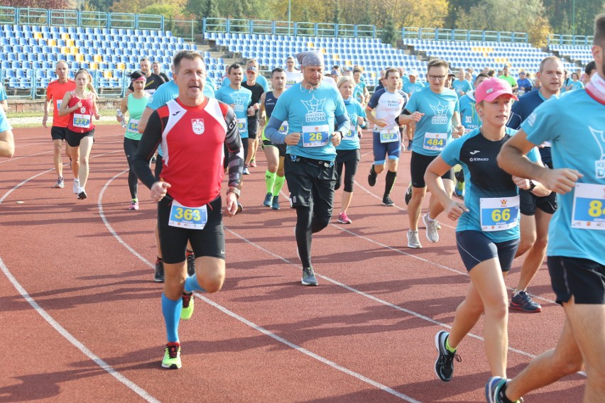 Z numerem 363 Grzegorz Osiakowski, wykładowca w Studium...