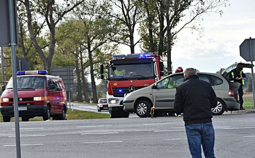 Wypadek na obwodnicy Grodkowa. Dwie osoby ranne