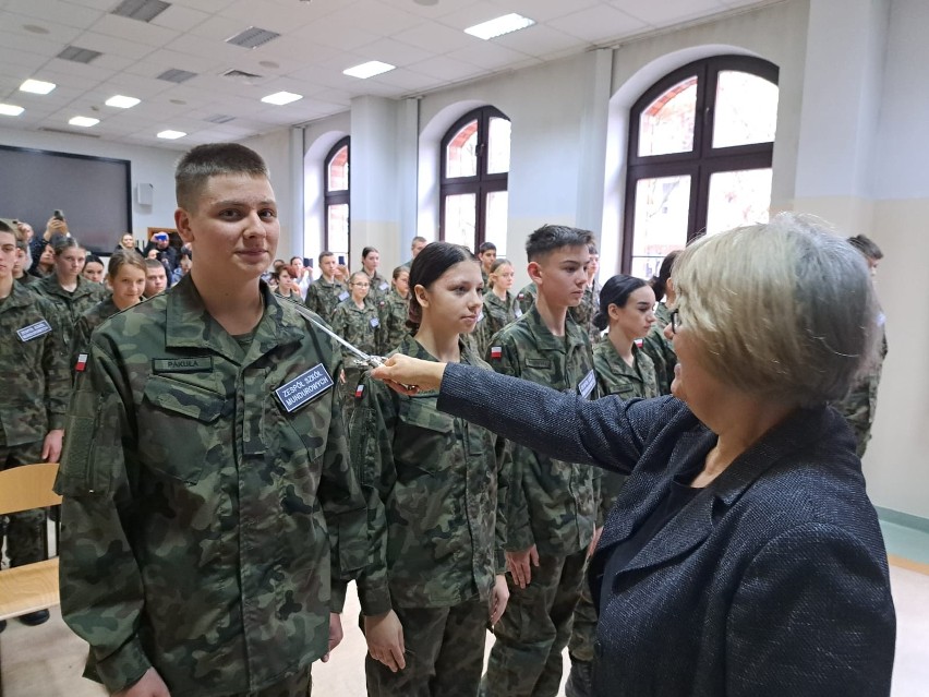 W Zespole Szkół Mundurowych w Słupsku ślubowali uczniowie z...