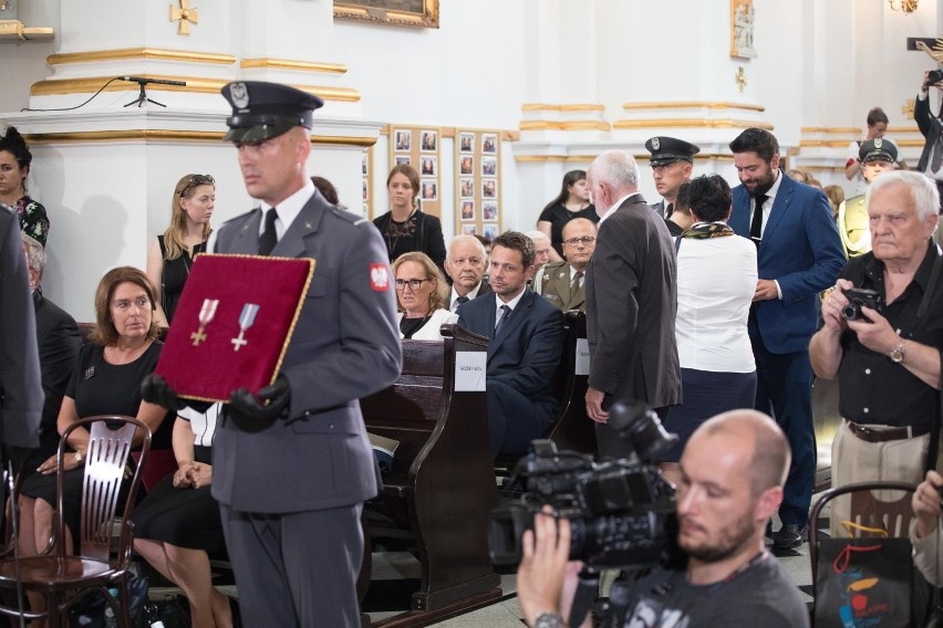 Pogrzeb generała Zbigniewa Ścibor-Rylskiego [ZDJĘCIA]. Spocznie na Starych Powązkach