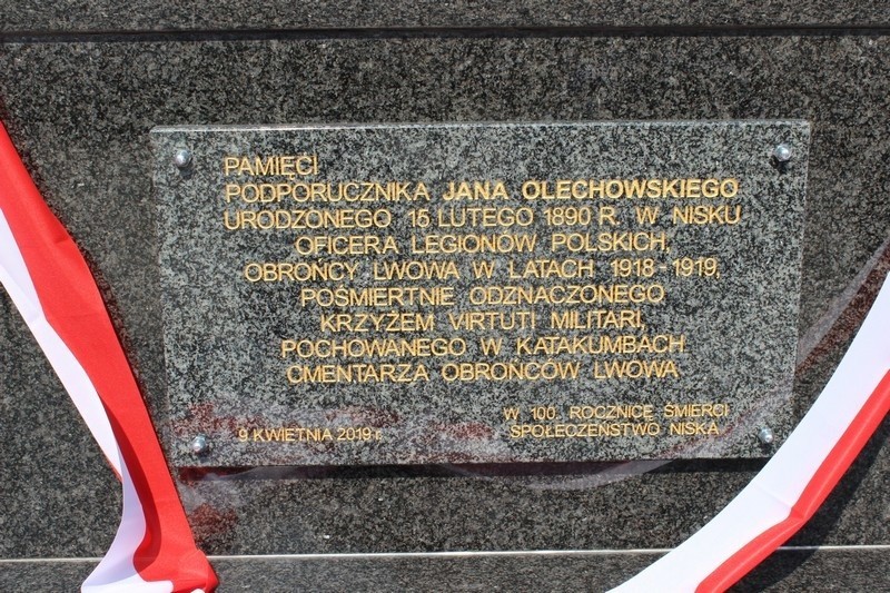 Podporucznik  Jan Olechowski upamiętniony na Pomniku Orląt Lwowskich w Nisku [ZDJĘCIA]
