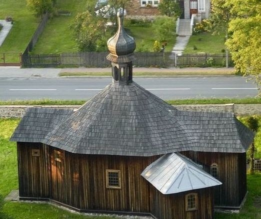 Drewniany kościółek pod wezwaniem świętej Zofii zbudowany...