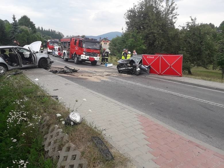 Krzeczów. Tragiczny wypadek na zakopiance, zginął policjant z Krakowa