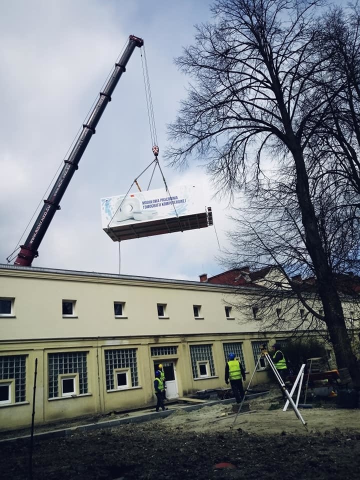 Nowy tomograf komputerowy trafił do szpitala "Żeromskiego" w Krakowie. To wsparcie z Agencji Rezerw Strategicznych