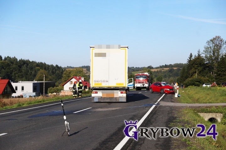 Wypadek na DK 28 w Paszynie. Zderzyły się samochód osobowy i ciężarowy