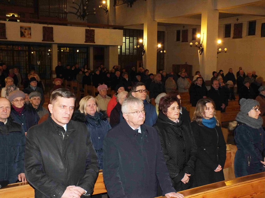 Starachowice. Miesięcznica z posłem, wojewodą i starostą