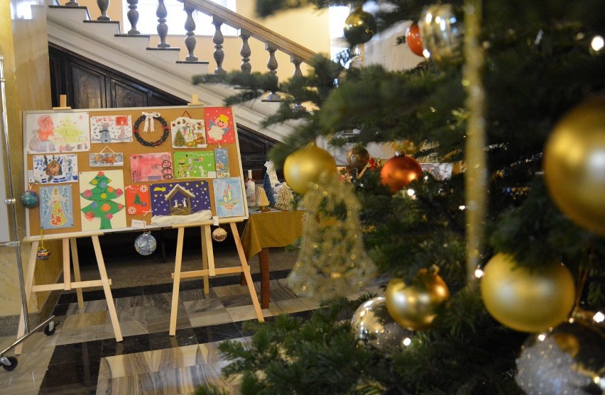 Wojewoda lubelski nagrodził dzieci w konkursie ozdób świątecznych (ZDJĘCIA)