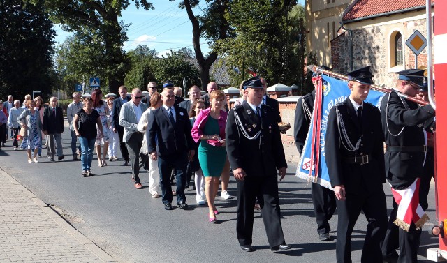 Rolnicy z gminy Rogóźno w powiecie grudziądzkim uroczyście świętowali zakończenie żniw.