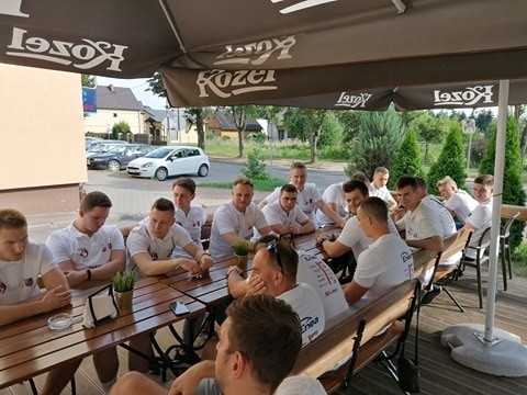Piłkarze ręczni Orląt Zwoleń spotkali się w restauracji...