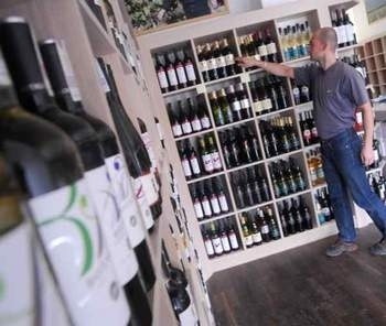 Wino będzie tu można kupić już od 20 zł, ale koneserzy znajdą dla siebie droższe gatunki.