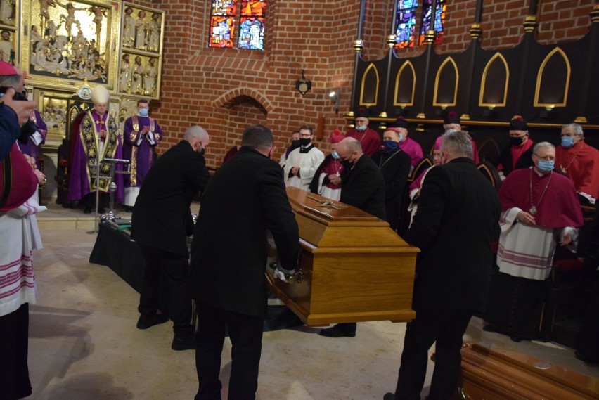 26 stycznia 2021 odbył się pogrzeb bpa Antoniego...