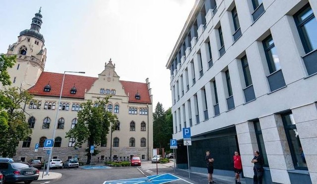 Lekarka, która usłyszała zarzuty w spawie dotyczącej poświadczania nieprawdy, odzyskała prawo wykonywania zawodu. Jest biegłą na liście Sądu Okręgowego w Bydgoszczy.
