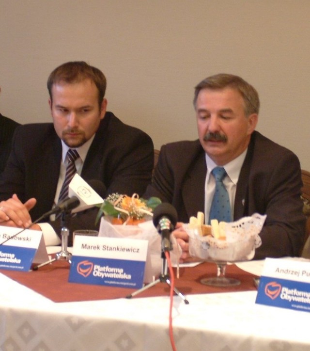 Marek Stankiewicz (z prawej) chce być prezydentem Stargardu. Obok na zdjęciu Marcin Badowski, który chce być radnym miejskim.