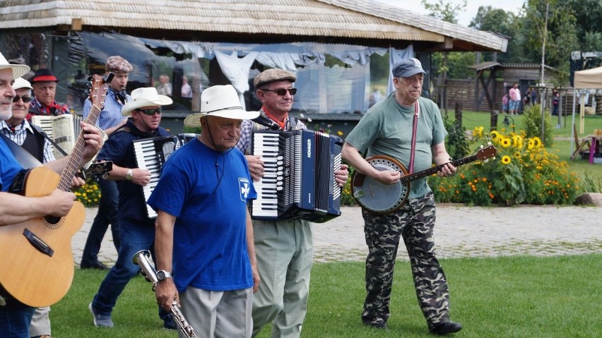 W Kamyku pod Częstochową trwa Festiwal Kapel Podwórkowych