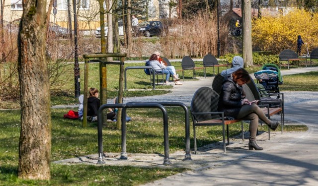 Rząd znosi część ograniczeń. Dozwolone wejście do parków i lasów. Nowe zasady handlu. Co wolno?Zobacz kolejne zdjęcia. Przesuwaj zdjęcia w prawo - naciśnij strzałkę lub przycisk NASTĘPNE