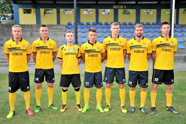 Nabytki MKS Trzebinia, od lewej: Kamil Kłusek, Szymon Pietrzyk, Przemysław Porębski, Ernest Świętek, Krzysztof Michalec, Witold Cichy, Grzegorz Jarosz.